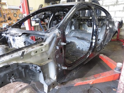 Поріг блок двигуна лівий bok pec jaguar xe x760 фото №1