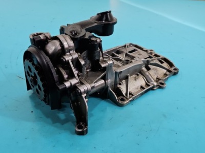 Насос масла bmw f30 2.0d 7810823 11-15 фото №1