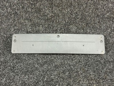 Mercedes cls c218 w218 lift 14-18 накладка основа номерного знака перед фото №1