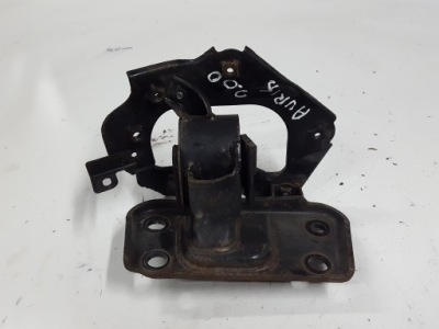 Toyota auris i 06r- 2.0 d4d кронштейн подушка коробки фото №1