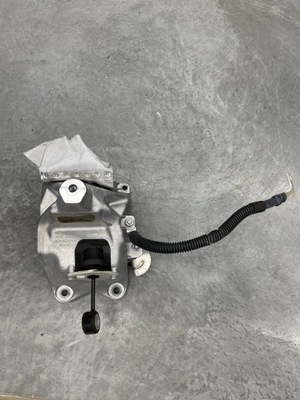 Кронштейн кронштейн двигателя a5 8w оригинал идеальное состояние фото №1