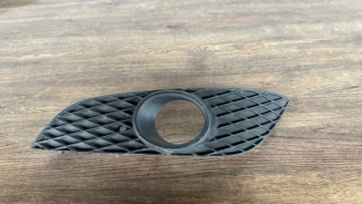 Opel astra h lift решётка бампера противотуманной фары левая фото №1