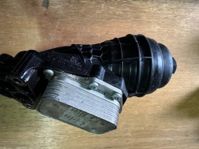 Mercedes корпус фильтра масла радиатор a2701800810 фото №1