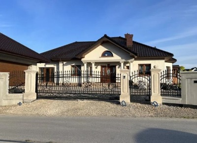 Dom, Polanka, Myślenice (gm.), 194 m²