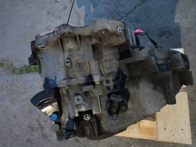 MANUAL BOX GEAR 1023704 2,4 WITH VOLVO V70 II S60 I  