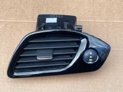 Решётка обдув правая renault grand scenic iii lift оригинальный номер 687607332r фото №1