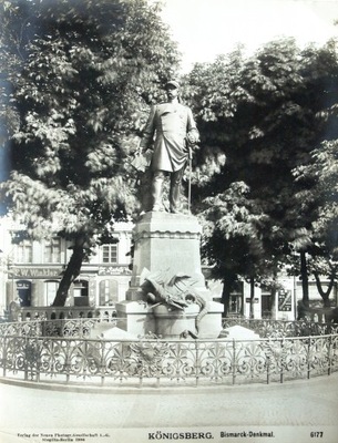 KRÓLEWIEC (ros. Калининград). Pomnik Bismarcka