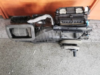 Обігрівач audi a3 8p оригінальний номер 8p1820003m фото №1