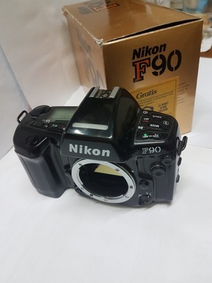 Aparat NIKON F90