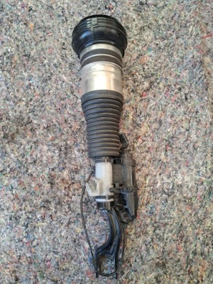 Mercedes амортизатор s klasa 223 w223 a2233206302 лівий перед фото №1