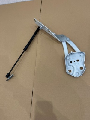 Volvo оригінальний номер 31356752 петля капот фото №1