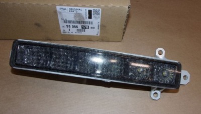 Led drl citroen оригинальный номер 9806617080 фото №1
