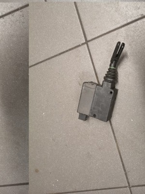 Привод замка крышки багажника audi a8 d2 фото №1