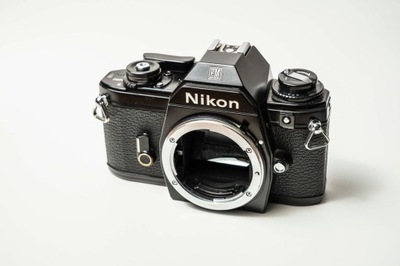 aparat Nikon EM