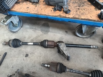 Opel mokka 1.4 turbo приводной вал правая длинная 94522003 фото №1