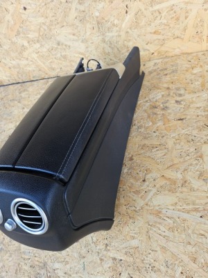 Підлокітник mercedes w205 c-klasa фото №1