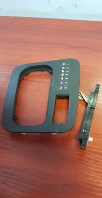 Рамка важіль перемикання передач  bmw 7 e38 8163811 фото №1