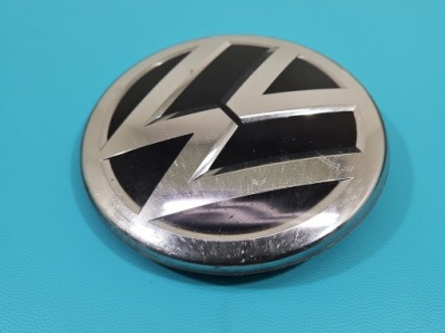 Решітка  решітка радіатора значок емблема vw passat b8 14-19 фото №1