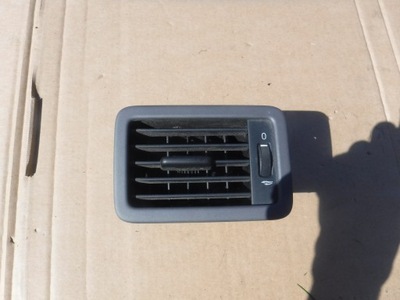 Решітка обдув ліва volvo v70 30755177 фото №1