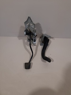 Педаль зчеплення i гальма opel astra h фото №1