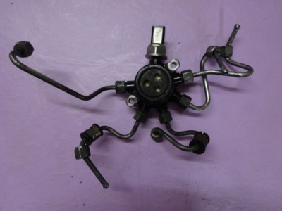 Ford transit connect 1.8 tdci 08r. 75km 4m5q-9d280db распределитель топлива фото №1