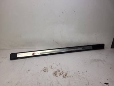 Молдинг поріг права s line audi a3 8p 8p3853492e фото №1