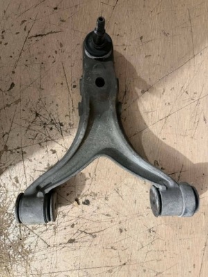 Рычаг левый dół maserati granturismo 3206581 фото №1