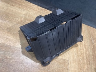 Основание корпус аккумулятор jaguar оригинальный номер cx23-10764-ac фото №1