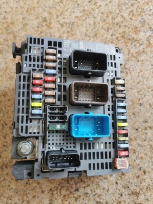 Коробка предохранителей peugeot оригинальный номер 9674922080 фото №1