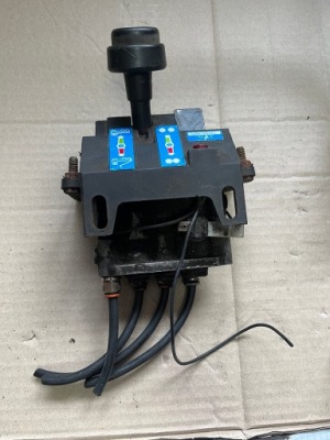 Клапан привод опрокидывания scania r 14752165h фото №1