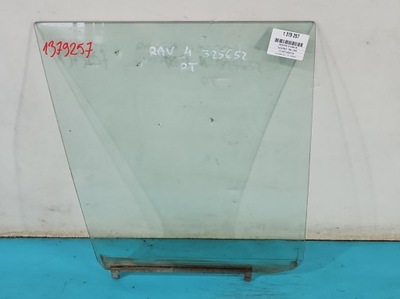 Скло двері задня права toyota rav4 i 94-00 фото №1