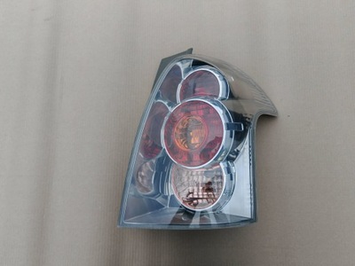 Toyota corolla verso przed liftingiem права лампа задня задня фото №1