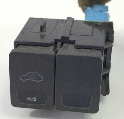 BOTÓN ALARMA VOLVO V50 30740285  