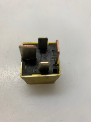 Реле opel 90226846 фото №1