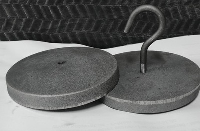 Deflektor żeliwny do pieca 210 mm z hakiem