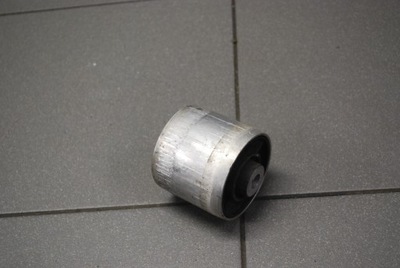 Втулка гумовий елемент важеля audi a6 c7 4d0407183 фото №1