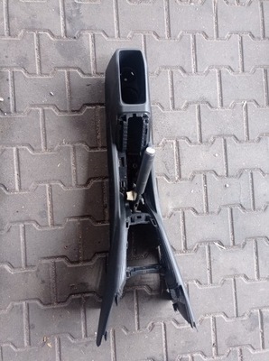 Peugeot 208 туннель средний корпус фото №1