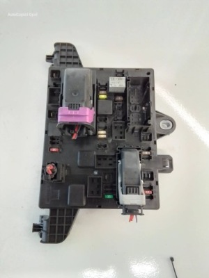 Opel astra j коробка запобіжників модуль bsi 13368651 фото №1