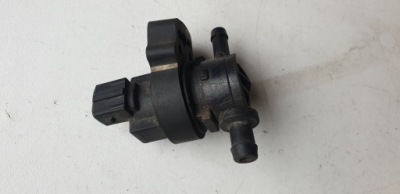 Клапан вакуумa вентиляционный mercedes w203 clk w209 0004703593 фото №1