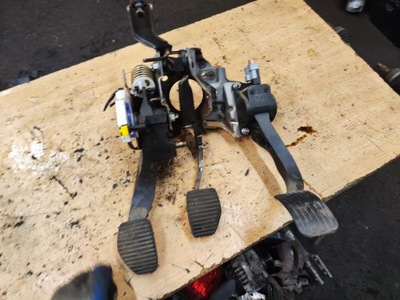 Peugeot 5008 i 1.6 vti педаль потенциометр газа фото №1