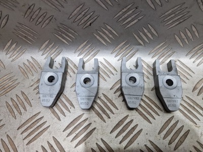 Крепление подножка кронштейн впрыска opel astra k 1.6 cdti фото №1