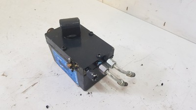 Iveco оригинальный номер 504172822 насос подъёма кабины фото №1