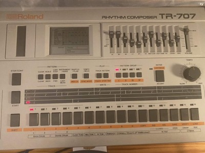 Roland TR707 klasyczny automat perkusyjny