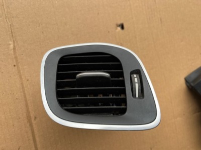 Решётка обдув левая volvo v40 ii 2016-2019 30791697 фото №1