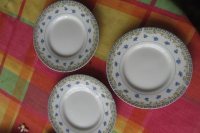 3 ŁADNE TALERZYKI MAŁE