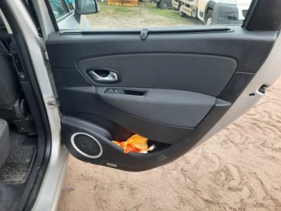 Карка обивка задних правых дверь renault scenic 3 2011 год фото №1