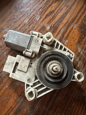 Skoda rapid spaceback моторчик скло лівий перед 5ja959801j фото №1