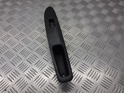 Панель скло правий перед toyota avensis verso фото №1