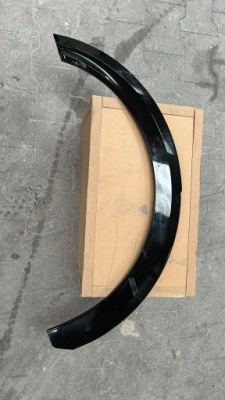 Kia niro 2021- молдинг na крила права задня фото №1