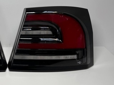 Лампа задня права tesla model s plaid 2021+ фото №1